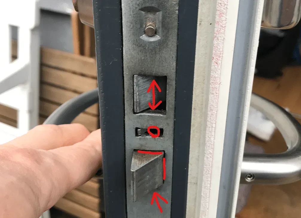 Spray ind i låsekassen